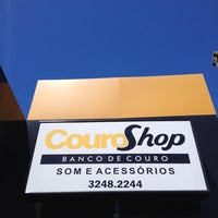Foto diambil di Couro Shop oleh juça Bala pada 3/21/2014