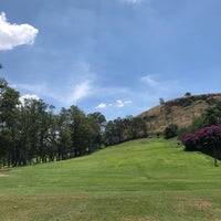 Foto diambil di Las Cañadas Country Club oleh Erick W. pada 7/6/2019