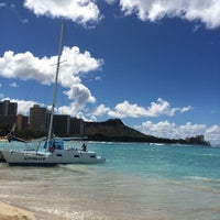 Foto tomada en Waikiki Beach Services  por @MiwaOgletree el 9/4/2014