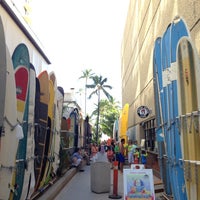 Das Foto wurde bei Waikiki Beach Services von @MiwaOgletree am 8/3/2013 aufgenommen