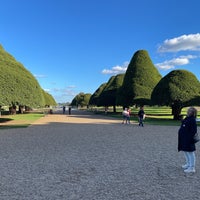 Photo taken at Hampton Court Palace Gardens by Vadim on 10/8/2022