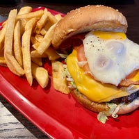 Photo taken at Red Robin Gourmet Burgers and Brews by Bryan H. on 2/5/2022