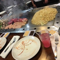 Foto scattata a Sakura Japanese Steak, Seafood House &amp;amp; Sushi Bar da Jessica S. il 4/13/2016