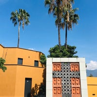 Photo taken at La Cruz de Piedra by Tulio O. on 10/19/2019