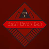 Das Foto wurde bei East River Bar von East River Bar am 5/12/2015 aufgenommen