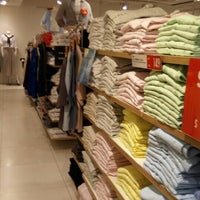 Uniqlo Causeway Bay 5 F World Trade Centre 280 Gloucester Rd