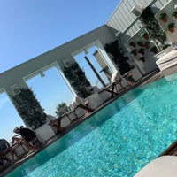 Photo taken at The Pool at Mondrian Hotel by Nicole on 10/5/2019