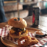 Photo taken at Jim&amp;#39;s Burger by Beau Tananan R. on 5/13/2018