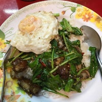 Photo taken at แสนอร่อย อาหารตามสั่ง by Beau Tananan R. on 10/11/2017