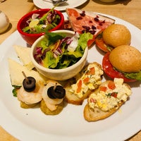 Photo taken at Le Pain Quotidien by あみ on 4/22/2023