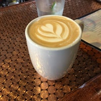 Das Foto wurde bei Benton Park Cafe &amp;amp; Coffee Bar von Damion J. am 11/5/2016 aufgenommen