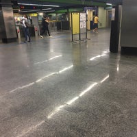 Photo taken at Estação Clínicas (Metrô) by Isabely D. on 3/25/2017