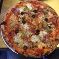 9/16/2015에 Percy H.님이 Pizza Superstar에서 찍은 사진