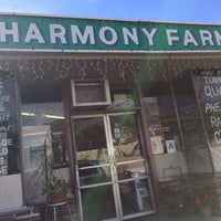 Das Foto wurde bei Harmony Farms von Balli G. am 1/4/2015 aufgenommen
