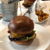 Photo taken at Tom&amp;#39;s Burger by L.Z. on 6/23/2019