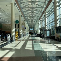 Foto tirada no(a) Terminal 2-Humphrey por Jeff J. em 10/17/2022