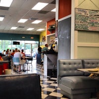 10/6/2012 tarihinde Michael C.ziyaretçi tarafından Austin Diner'de çekilen fotoğraf