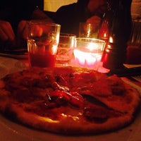 รูปภาพถ่ายที่ Tomato La Boîte à Pizza โดย Ü S. เมื่อ 12/29/2013