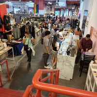 Photo taken at Artists and Fleas at Chelsea Market by Melody Ybona G. on 9/15/2022