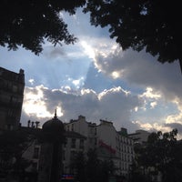 Photo taken at 20th arrondissement – Ménilmontant by Louisa A. on 8/18/2016