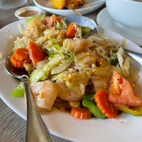 Снимок сделан в Onny&amp;#39;s Thai Restaurant пользователем Barry F. 5/8/2021