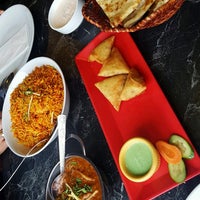 Foto diambil di India Gate Indian Restaurant oleh Pelin :. pada 6/3/2021