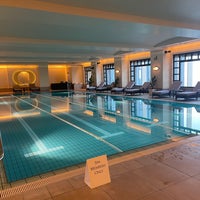 Photo taken at The Ritz-Carlton Swimming Pool by mimi on 6/22/2022