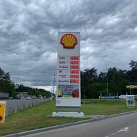 Photo taken at Shell by Yu T. on 5/31/2021
