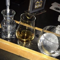 Foto tirada no(a) The Whisky Bar KL por Henry L. em 1/18/2020