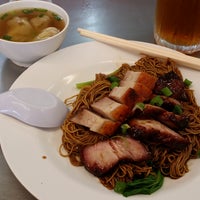 Photo taken at Restoran Chan Meng Kee (陈明记面家) by Adam W. on 11/22/2014