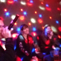 Das Foto wurde bei St. Marks Karaoke von Dave am 2/25/2018 aufgenommen