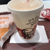 Photo taken at KFC by Hirosi Y. on 3/5/2017
