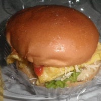 รูปภาพถ่ายที่ Tashi Delek Burger &amp;amp; Food โดย tashi delek Burger &amp;amp; f. เมื่อ 1/2/2014