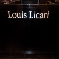 Foto tirada no(a) Louis Licari Salon por Corinne P. em 10/23/2014