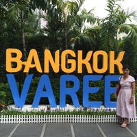 Photo taken at Bangkok Varee by Linglyy on 7/30/2016