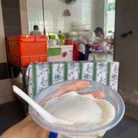 Photo taken at Funny Mountain Tau Fu Fah (奇峰豆腐花) by Chutimon S. on 4/11/2024