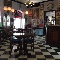 Photo taken at Suzy’s Café du Levant by Doğukan on 8/10/2017