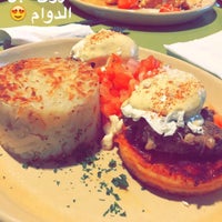Photo taken at Snooze, an A.M. Eatery by Abdulrahman on 8/22/2016
