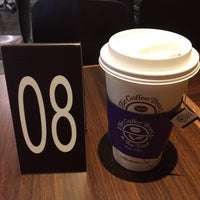 Photo taken at The Coffee Bean &amp; Tea Leaf by Hin Loong T. on 1/6/2015