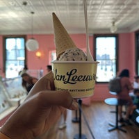 5/14/2023 tarihinde Michael M.ziyaretçi tarafından Van Leeuwen Artisan Ice Cream'de çekilen fotoğraf