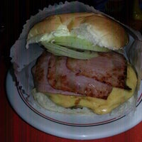 Photo taken at Vit&amp;#39;s Burger by Steinway M. on 9/2/2014