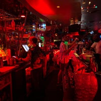 Foto diambil di Silk City Diner Bar &amp;amp; Lounge oleh Andi R. pada 9/4/2022
