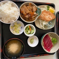 Photo taken at Teshima Restaurant by Vera B. on 5/30/2021