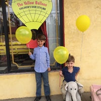 Снимок сделан в The Yellow Balloon пользователем Jennifer B. 6/5/2015