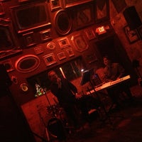 12/21/2012 tarihinde Shannon H.ziyaretçi tarafından The Eighteenth Cocktail Bar'de çekilen fotoğraf