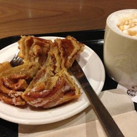 Photo taken at Starbucks Coffee 鎌倉店 by image_esquisse on 5/17/2013