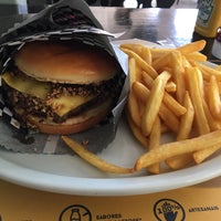 Photo taken at Brazilian American Burgers by Henrique S. on 4/15/2018
