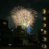 Photo taken at Sumida River Fireworks Festival by いぬマン on 7/27/2019
