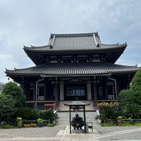 Photo taken at 信州善光寺別院 (青山善光寺) by いぬマン on 6/4/2023