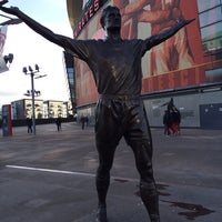 Photo taken at Tony Adams Statue by いぬマン on 2/2/2014